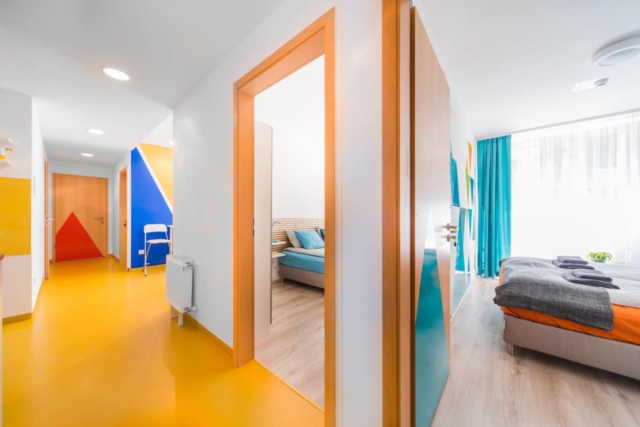 Modern Four Bedroom Apartment In Palace District Budapest Exterior foto